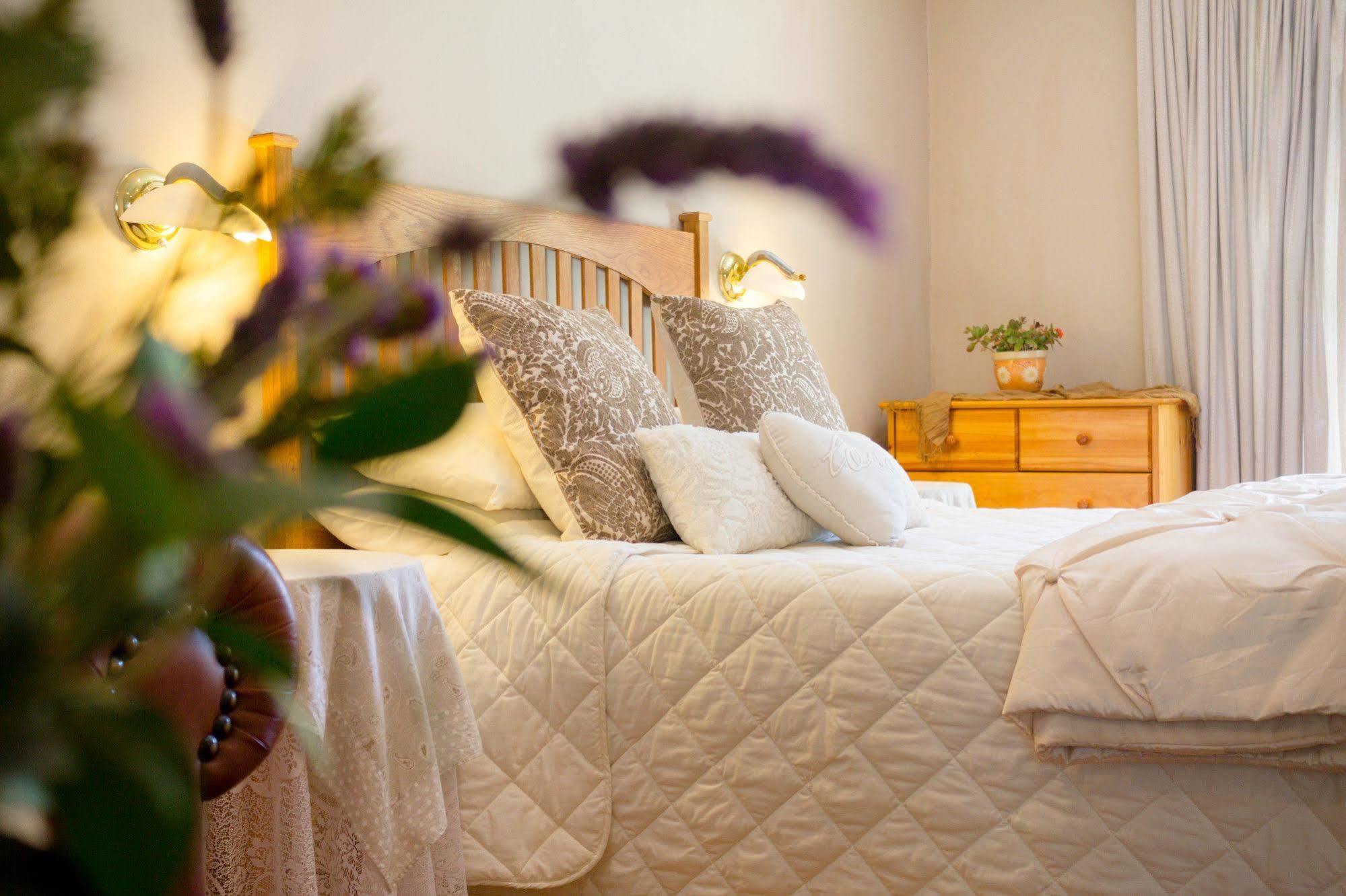 Adley House Bed and Breakfast Oudtshoorn Exteriör bild