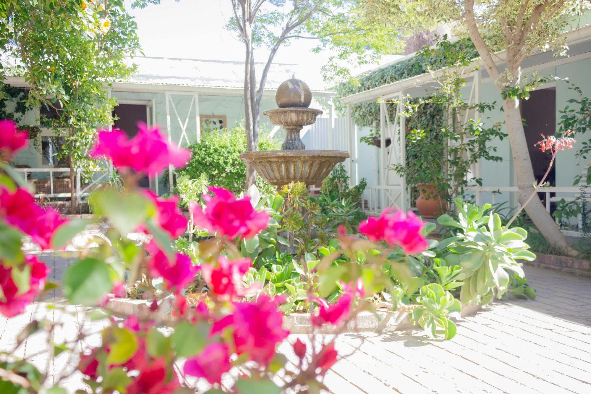 Adley House Bed and Breakfast Oudtshoorn Exteriör bild